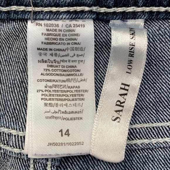 Jeans - Picture 2 of 3